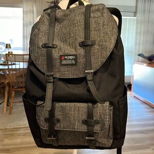 Olympia 1982 Black / Gray BACKPACK